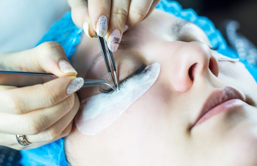 How to Choose the Best Lash Studio in West St. Paul