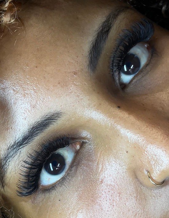 VOLUME EYELASH EXTENSIONS